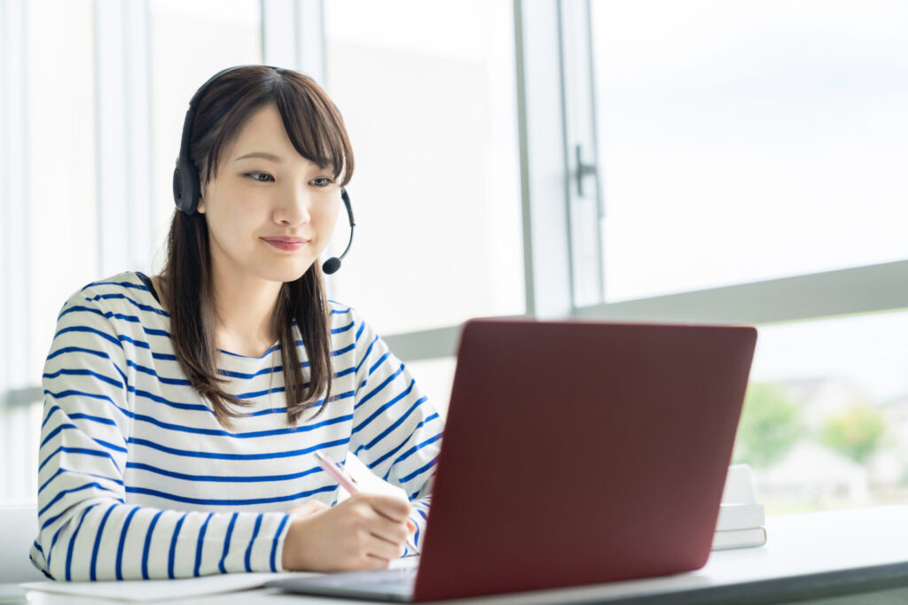 そもそもWebライターになるのに講座・スクールは必要?